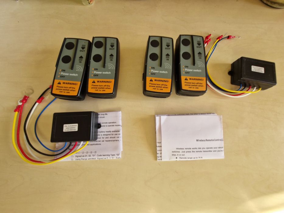 Telecomanda troliu auto wireless cu 2 telecomenzi 12v.24v