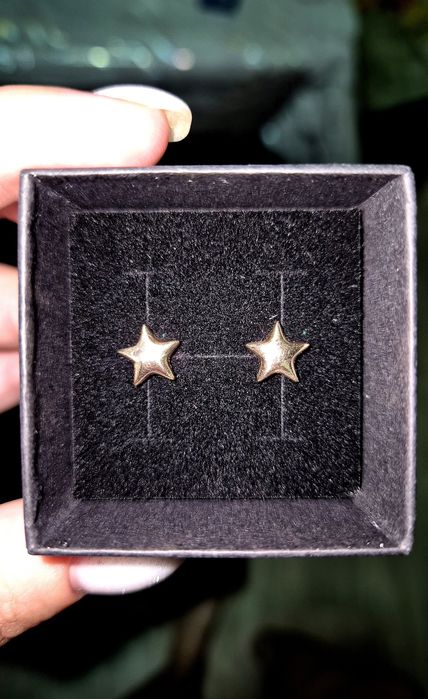 Продам золотые серьги НОВЫЕ