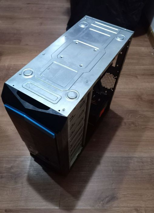 Кейс компьютер с караоке софтом.