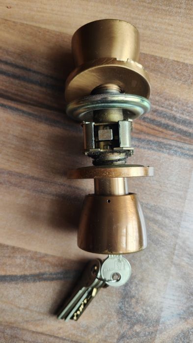 Оригинална брава Häfele с дръжки тип топка месинг, с ключове, 6 ключа