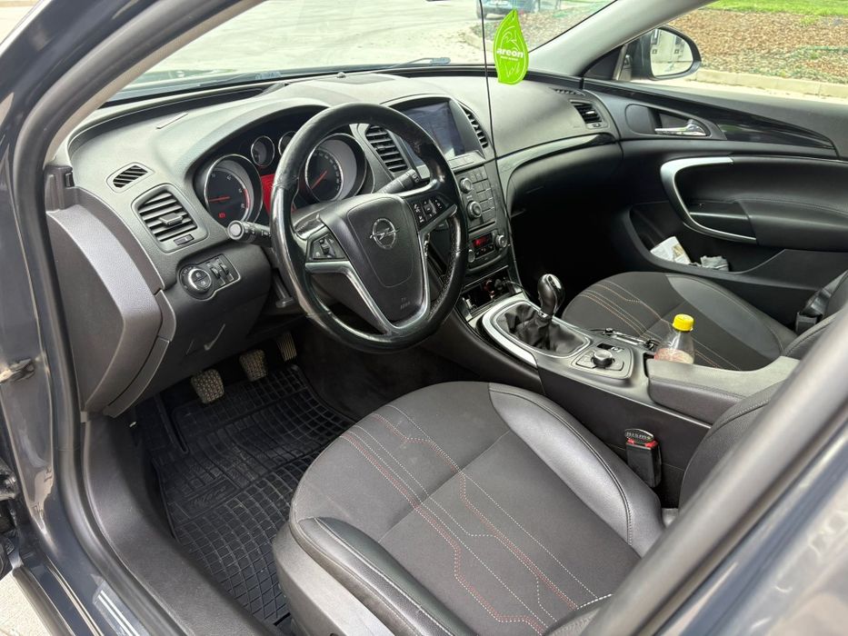 Vând Opel Insignia!