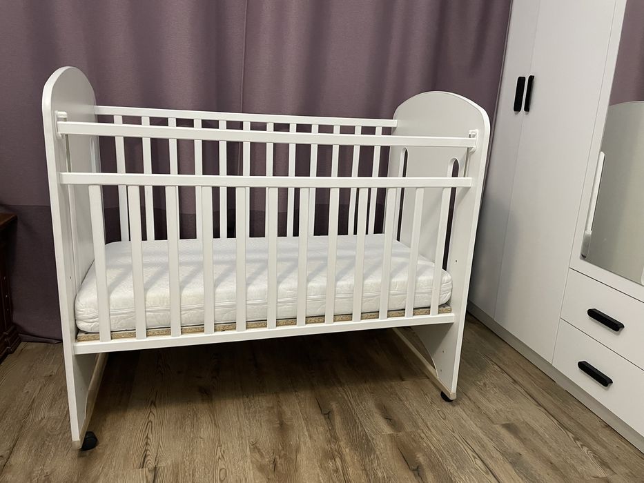 Детская кроватка