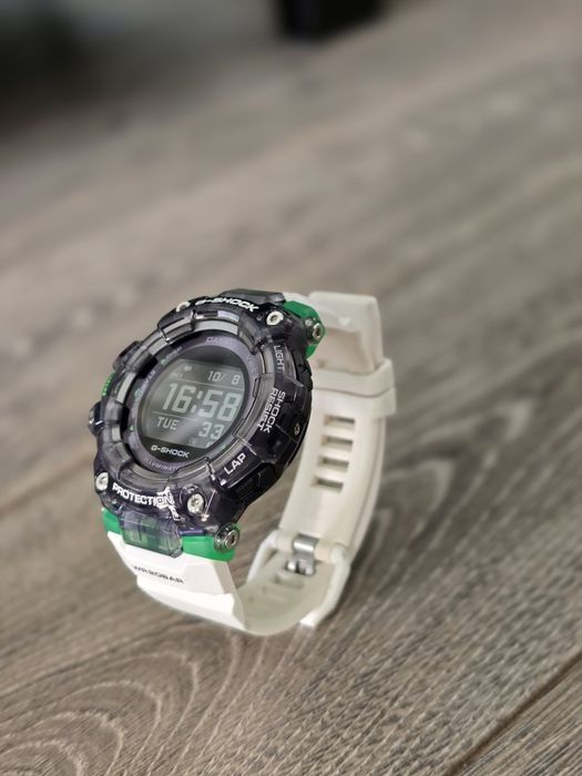 Casio G-shock G-SQUAD ,smart watch,impecabil