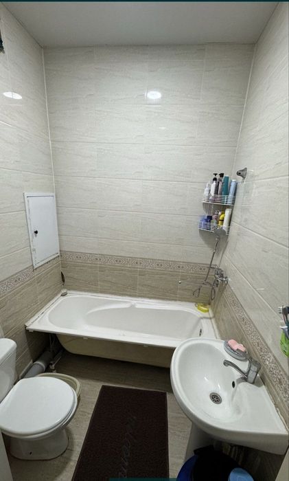 Yangihayot tumani darxon 1da 2xona srochna sotiladi.