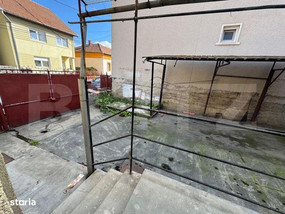 Casa de vanzare, 98 mp, zona Centrala