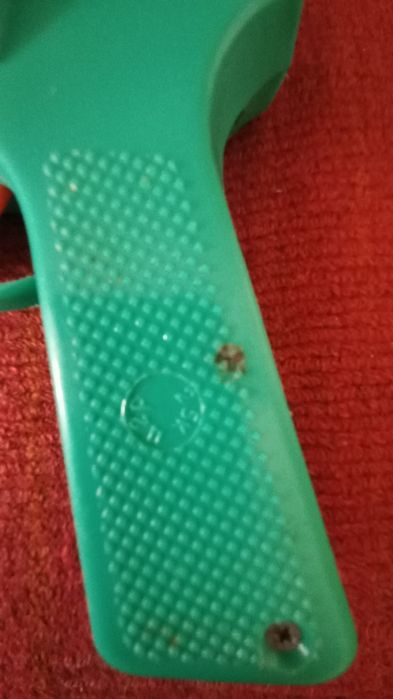 Продаю игрушечный пистолет