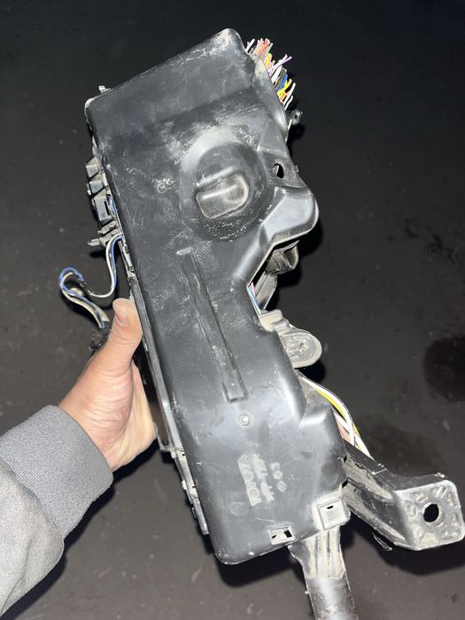 Блок предохранителей на Toyota Camry 40.