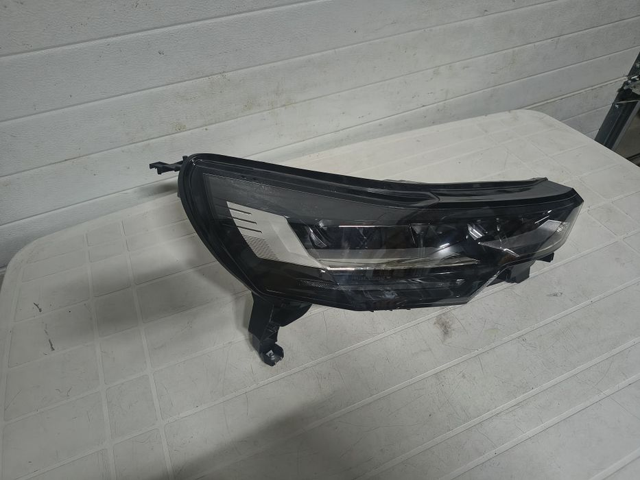 Far dreapta Renault Symbioz, captur 2 facelift cod 260100091R