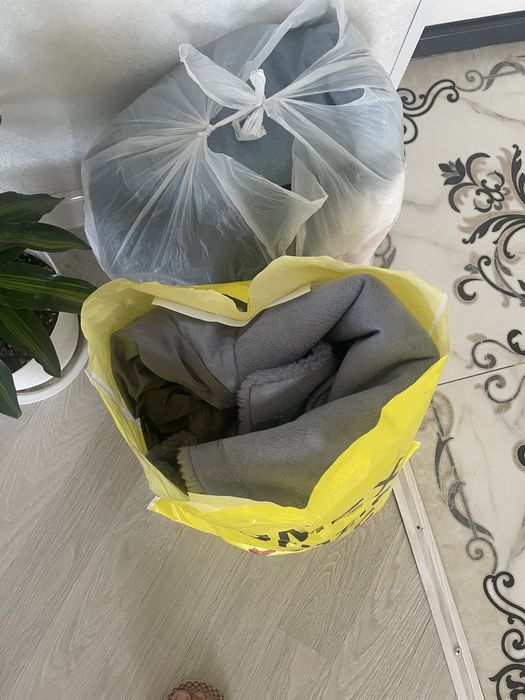 Срочно, отдам даром женскую одежду