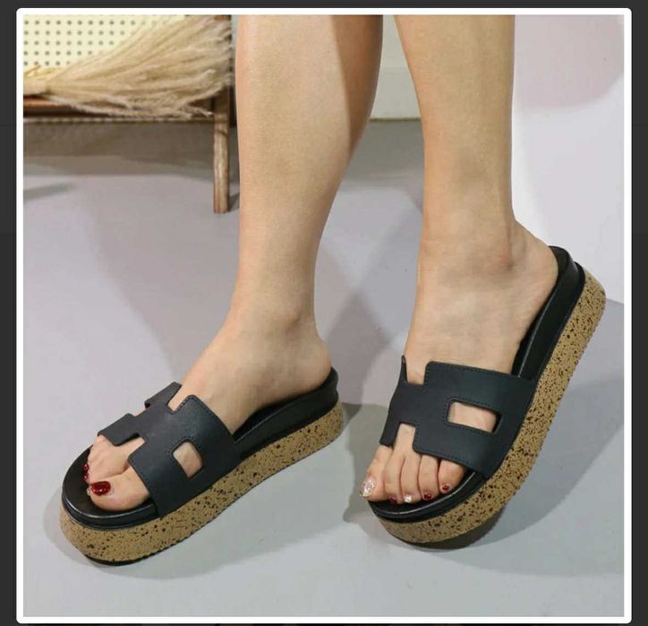 НОВИ дамски чехли с дебела подметка (номер 39)