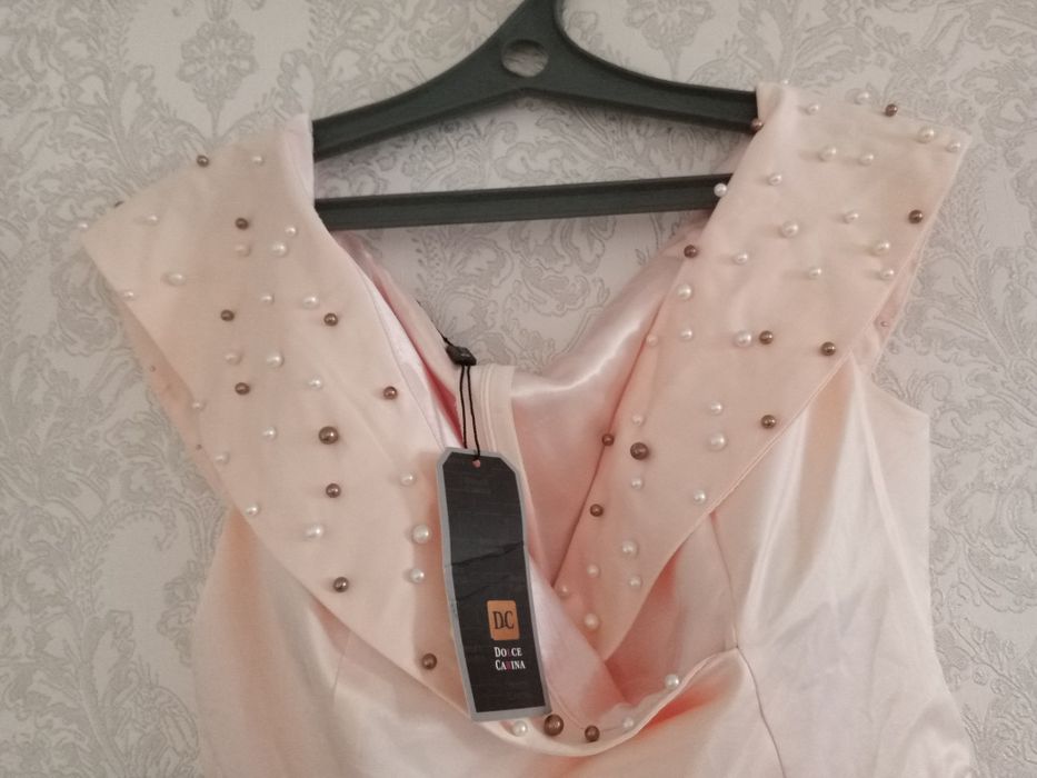 Платья, новые с этикетками