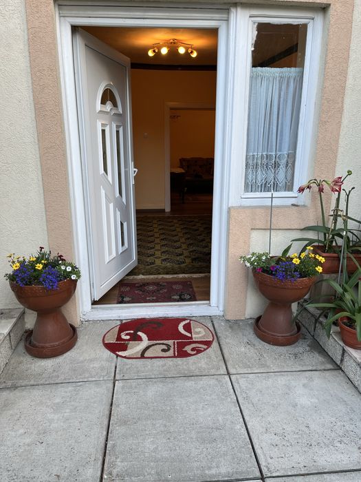 Apartament la casa parter