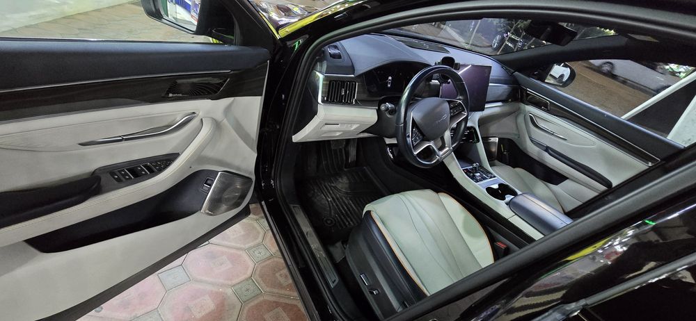 Byd Chempion 2023 qora Honor kraska toza full pozitsiya idyal