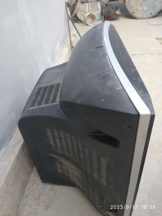 Srochno televizor sotiladi