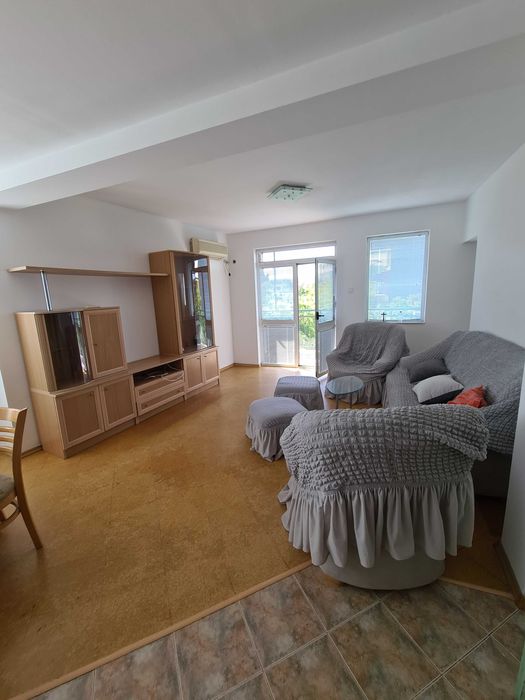 Дава се под наем Тристаен апартамент в Пловдив, Каменица 2 - 120 кв.м за 425 € - Снимка #2