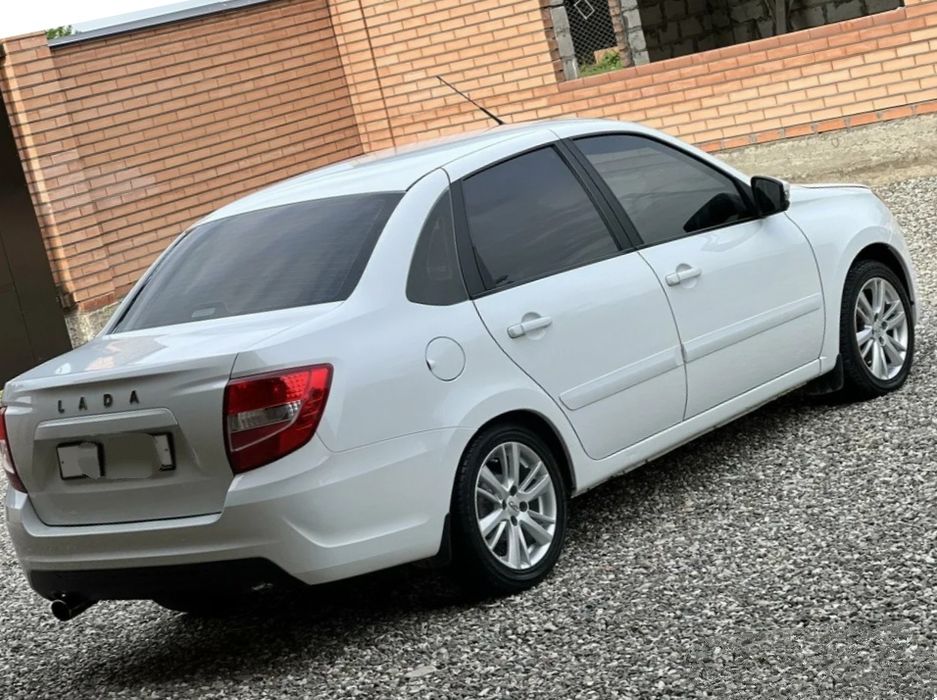 Гранта ФЛ 2021в отличном состоянии