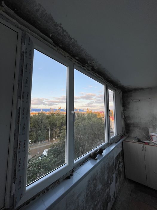 Окна пластиковые, двери, балкон