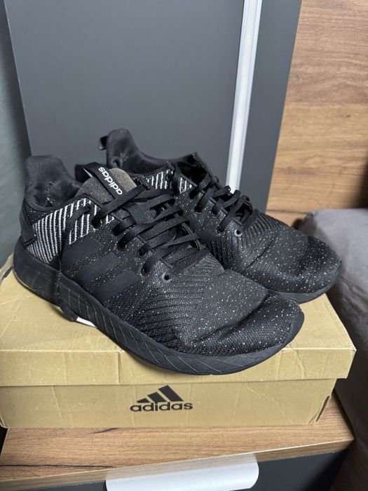 Adidas Yeezy и adidas QUESTAR