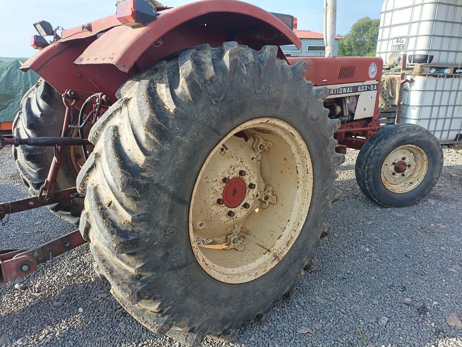 Tractor International  633 sa