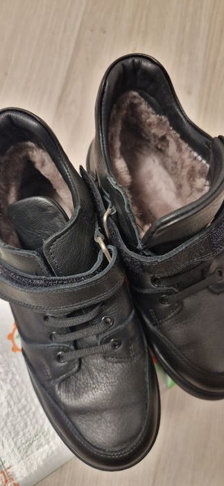 Новые качественные зимние ботинки