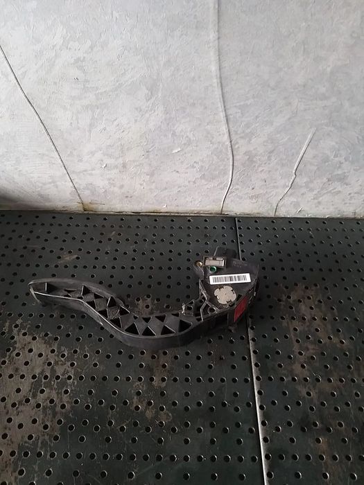 Pedala acceleratie 1.5 dci renault scenic 3 180020024r