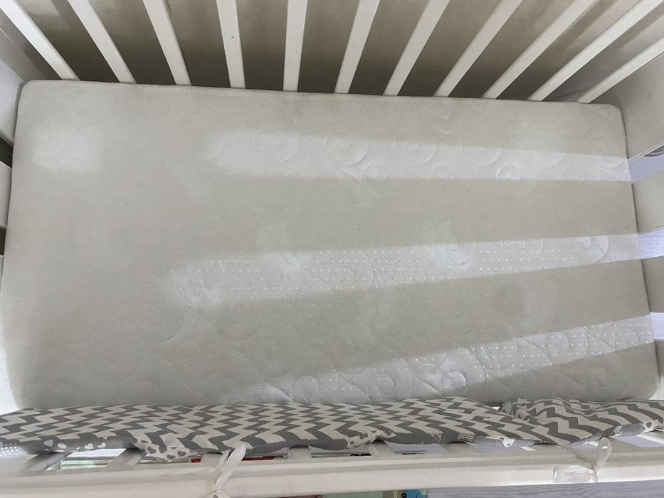 Продам детскую кроватку