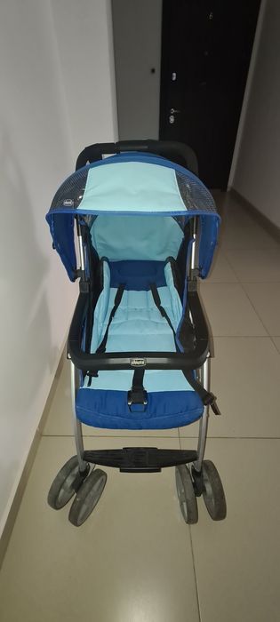 Коляска фирмы CHICCO