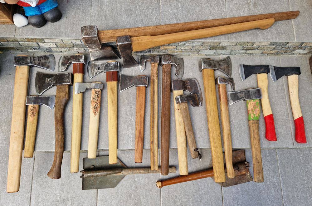 Topoare mici si mari