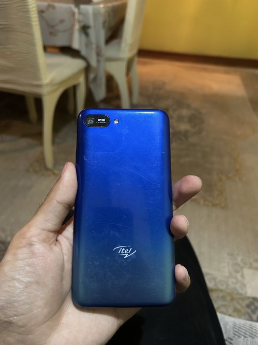 Продам телефон Itel