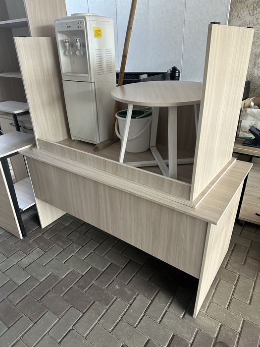 Оффисная мебель продам