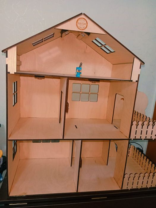 Игровой деревянный домик