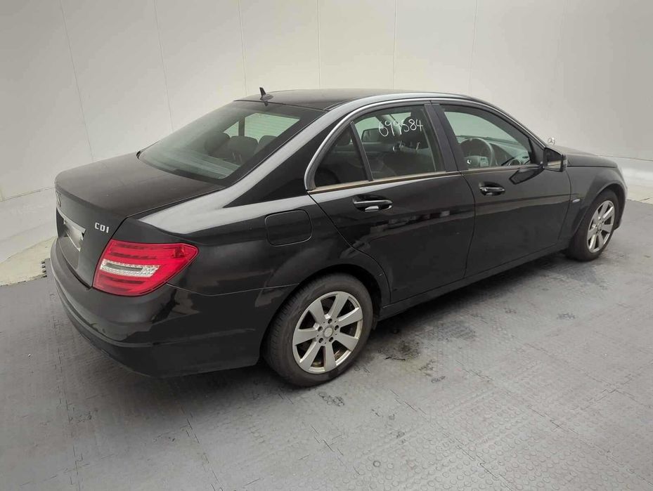 Dezmembrari dezmembrez Mercedes w204 2.2 cdi cod motor OM651911