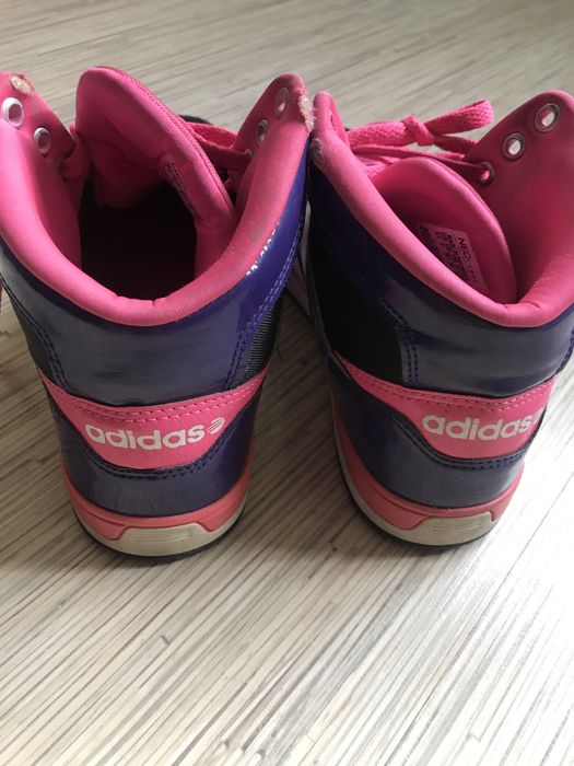 Сникерсы, Adidas