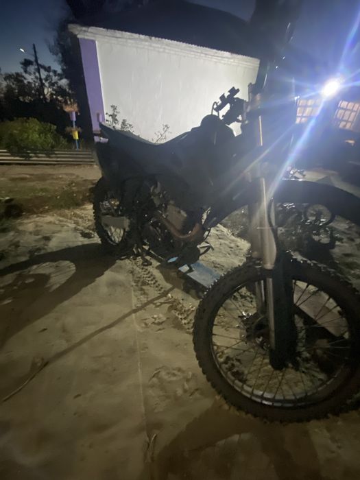 Продам мотоцикл ЖЕБЕ 250 кубов