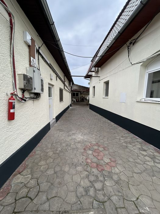 Inchiriez casa  P+1E cu Hală 1667 mp Teren- 27FS în zona Mehala