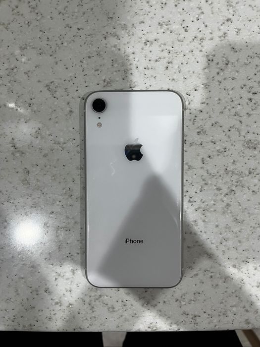 iPhone XR 64 ГБ | True Tone работает