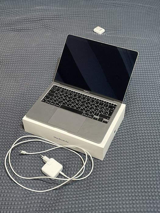 Продаю Macbook air 13 m1 8gb/256gb