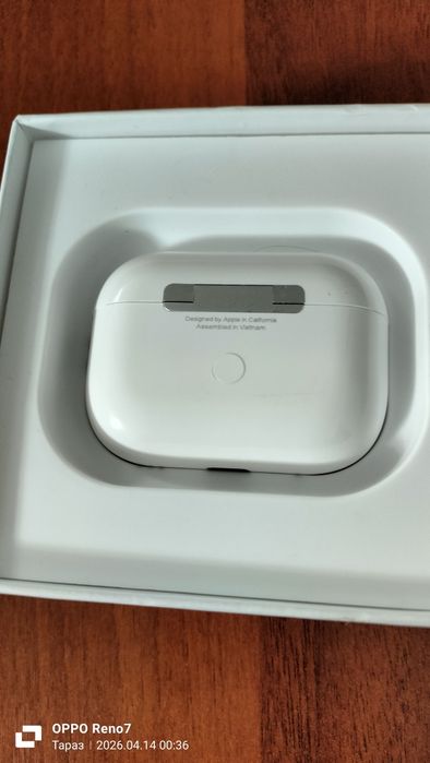 Apple AirPods Pro құлаққаптары.