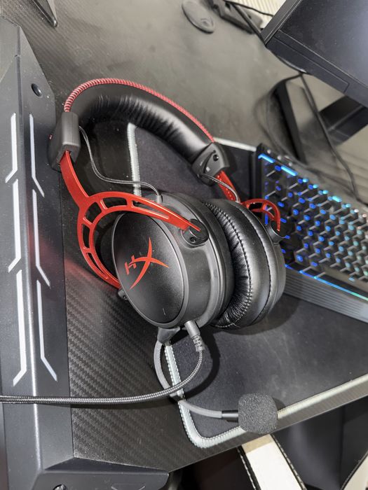 Casti HyperX cu fir