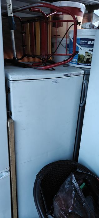 Холодильники и морозильники в хорошем состоянии все работает