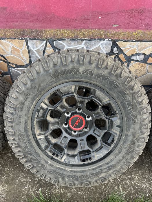 Тойота Хайлукс гуми с джанти