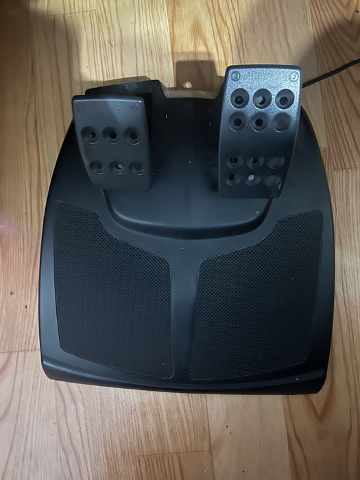 Logitech momo racing