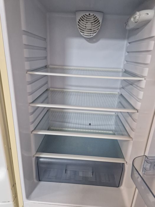 Хладилник с фризер Ретро Scan A++