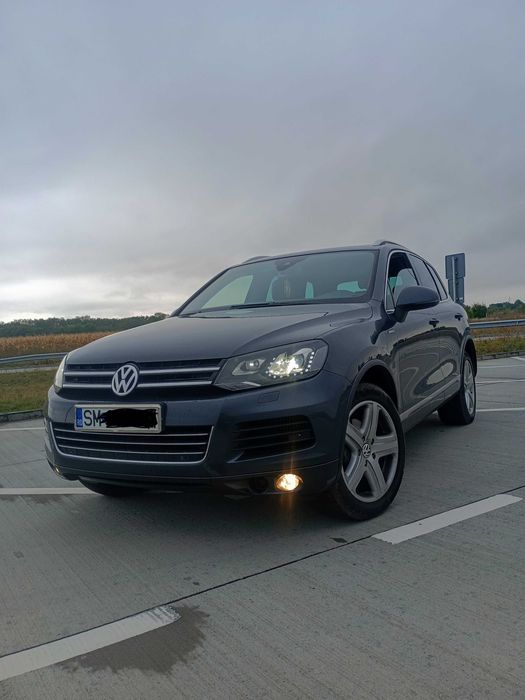 VOLKSWAGEN Touareg