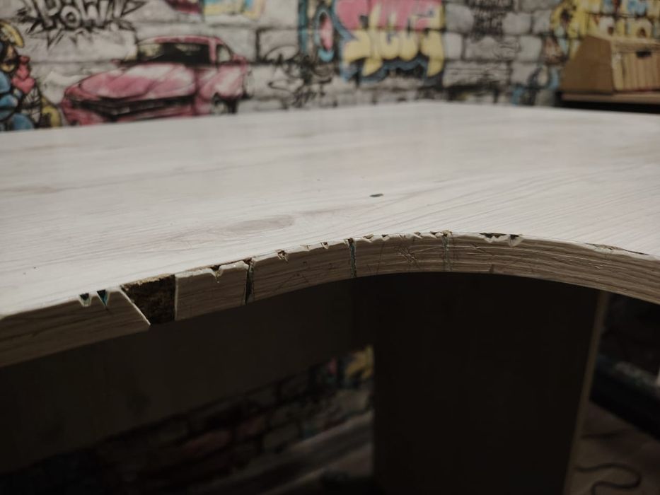 Угловой стол деревянный