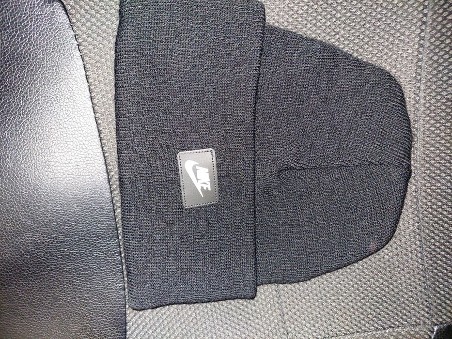 Caciula NIKE diverse culori