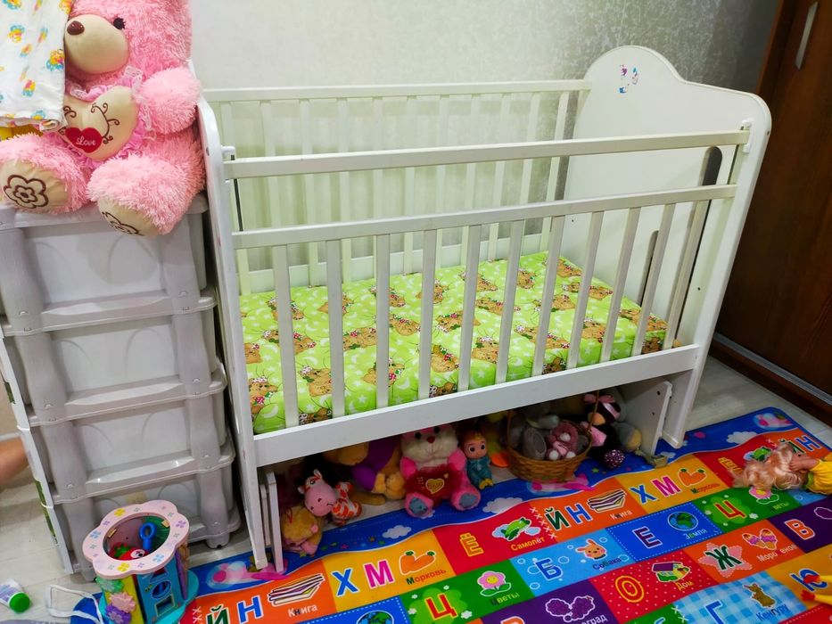 Продам кроватку маятник