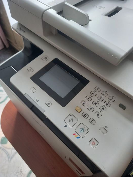Цветной принтер Canon mf 724