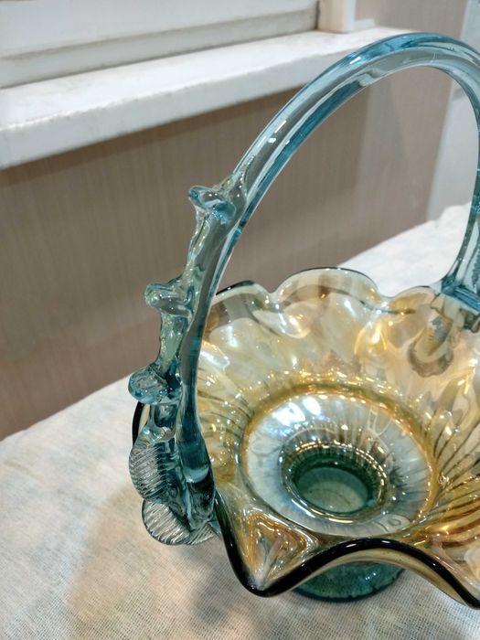 Ваза, чаша, цветное стекло.