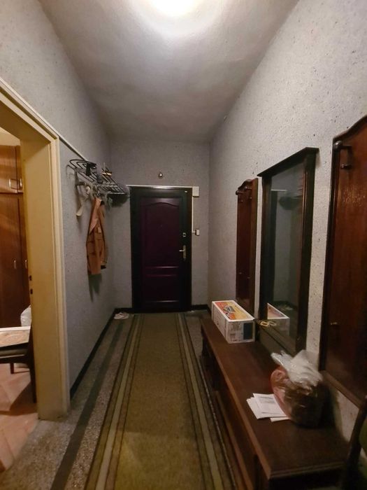 Тристаен Апартамент в Широкия Център на град Хасково